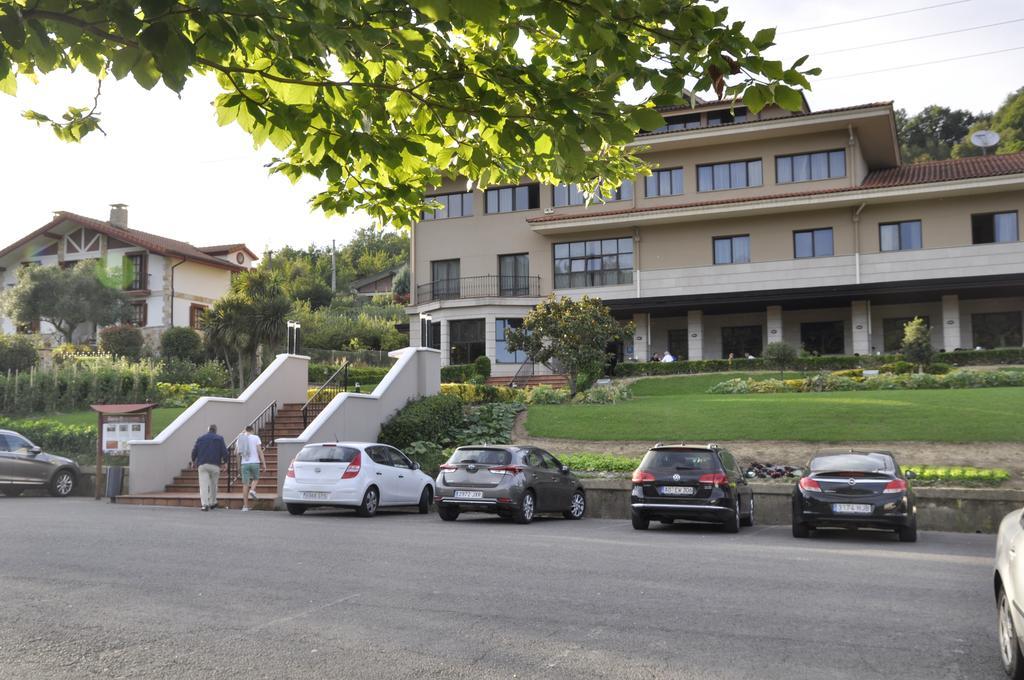 Hotel Elorrio Exterior photo